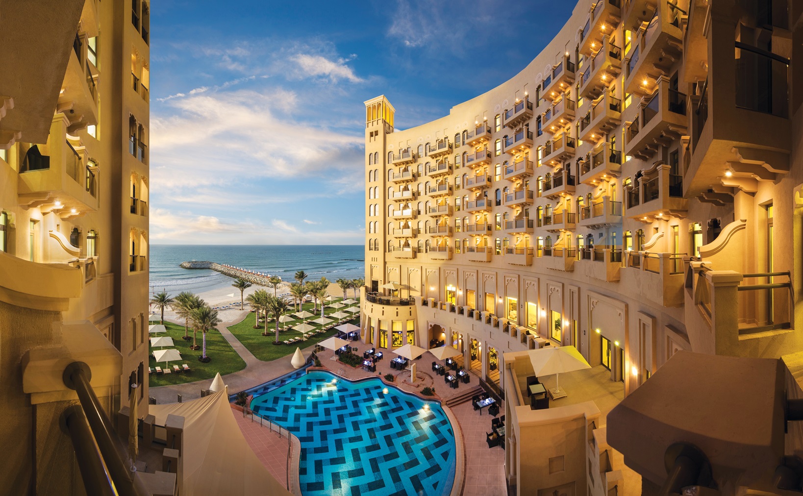 باهي قصر عجمان يطرح عروضه المميزة بمناسبة عيد الفصح