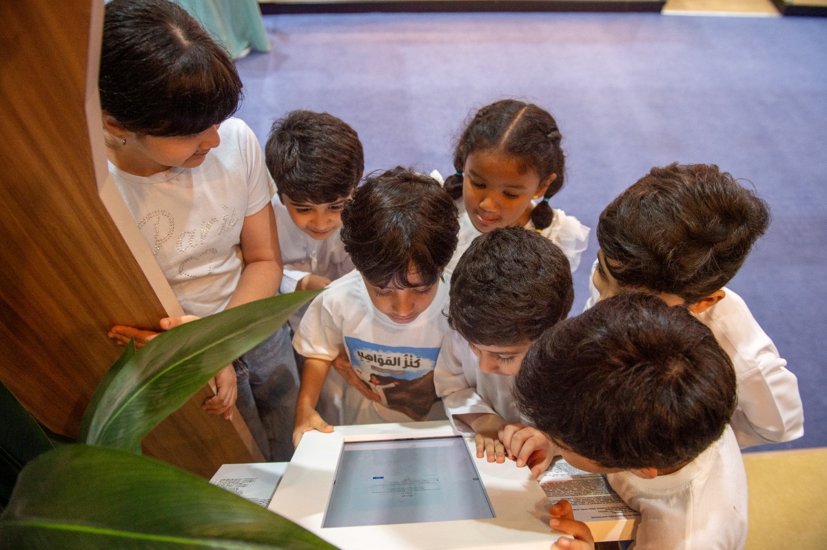 أنشطة تفاعلية وسرد قصصي وذكاء اصطناعي ضمن جناح “بيت الحكمة” في “الشارقة القرائي للطفل”