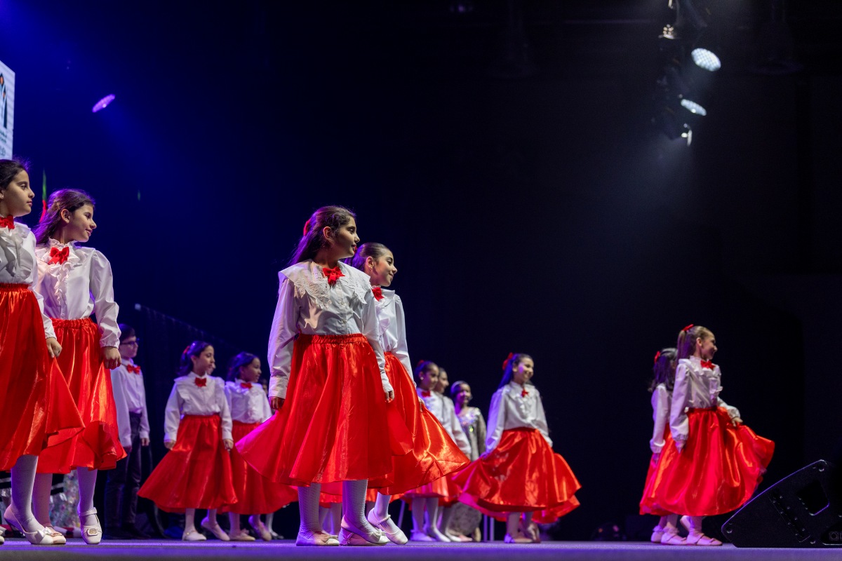 مسرحية غنائية تعيد إلى الذاكرة أناشيد الطفولة وتغرس القيم في قلوب الصغار