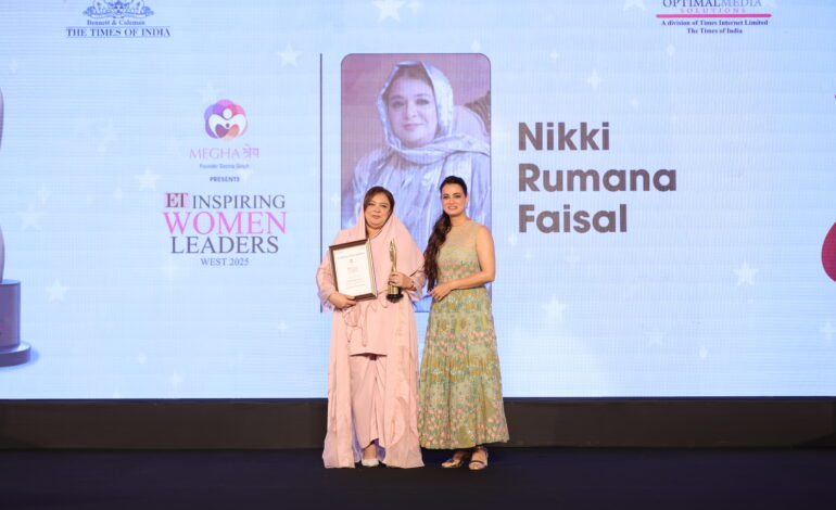 نيكي رومانا فيصل تُكرَّم كقائدة نسائية مُلهمة لإسهامها في الموضة الراقية المعاصرة