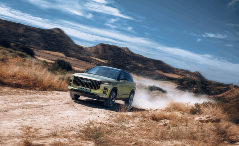 سيارة جايكو  ترتقي بمفهوم التنقّل الهجين في الإمارات العربية: نظام ذكي، خصائص مراعية للبيئة، راحة بلا حدود