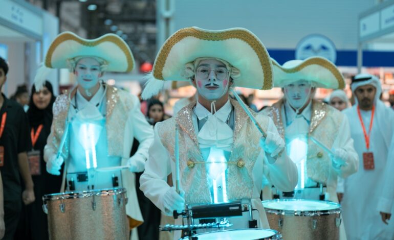 الطبول تأخذ جمهور الشارقة الدولي للكتاب إلى عالم الأساطير والخيال 