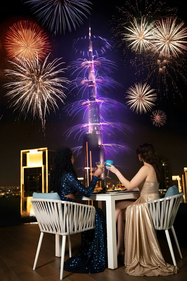 Paramount Hotel Midtown Presents“Festive Wonders 2: A Golden Ticket to Christmas”