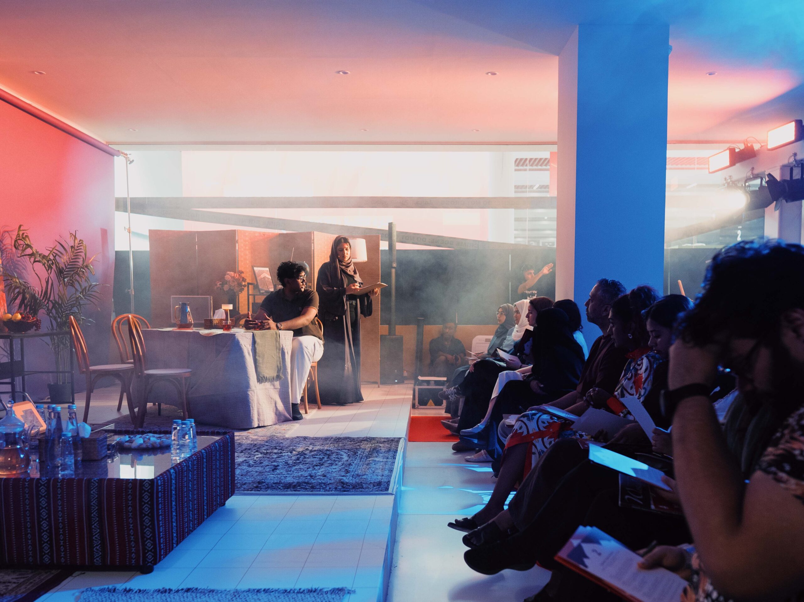 “جريمة في المجلس”.. مسرحية محلية تُشرك الجمهور في فكّ اللغز