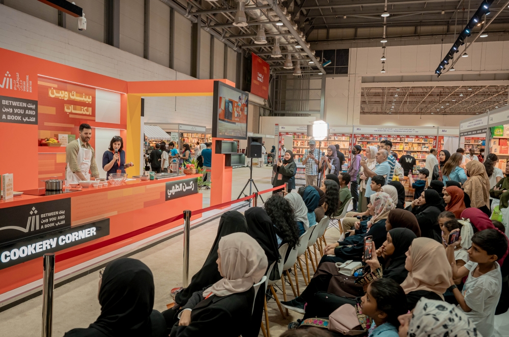 أشهر طهاة “هارودز” اللندني يقدم المتعة والفن لجمهور “الشارقة الدولي  للكتاب”