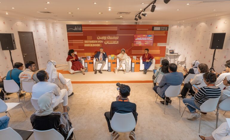 أدباء  في “الشارقة الدولي للكتاب” يؤكدون أهمية الرجوع إلى الجذور لفهم الحاضر وصناعة الغد