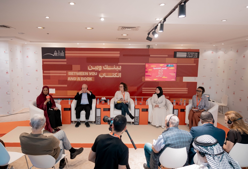 كُتّاب وروائيون: تقمّص الشخصية يتطلّب ذكاءً عاطفياً وقدرة على العيش داخل أدوار متناقضة