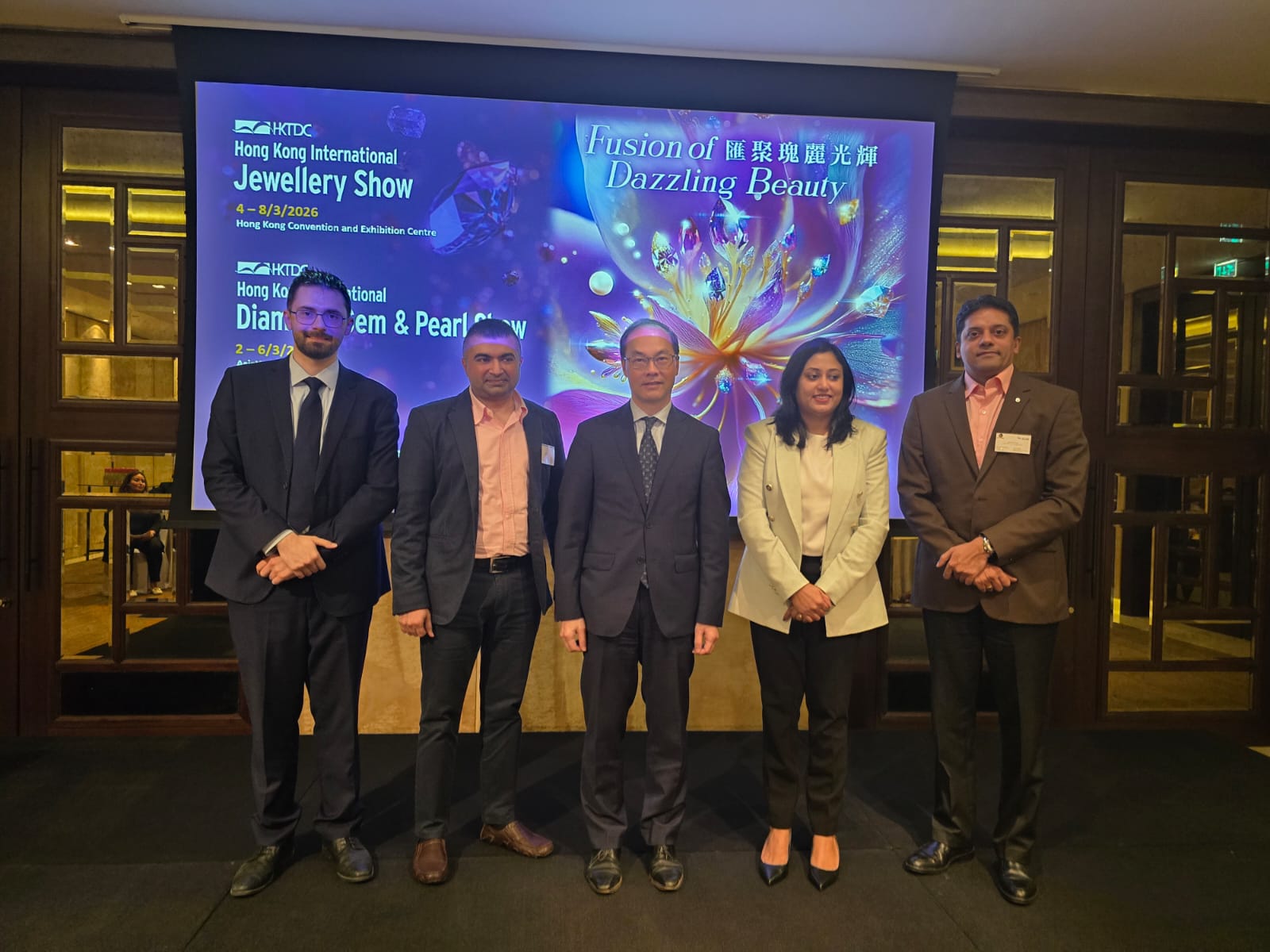 هونغ كونغ تسلّط الضوء على ريادتها العالمية في قطاع المجوهرات خلال معرضي المجوهرات التوأم لعام 2026