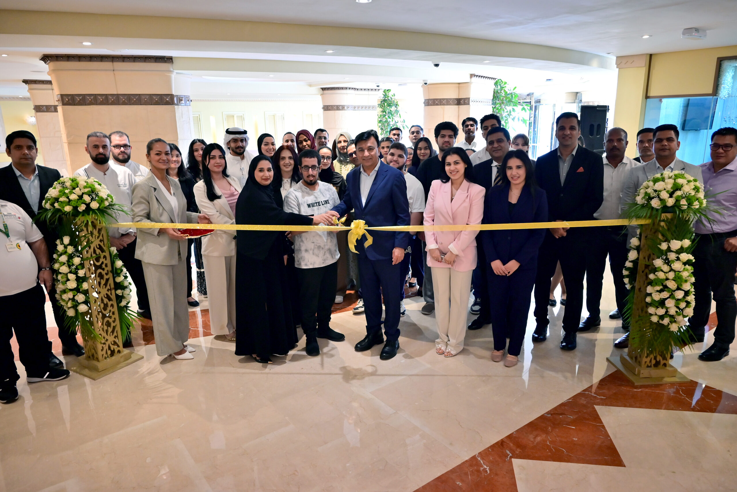 منتجع كورال بيتش الشارقة يستضيف معرضاً فنياً ملهماً بمشاركة مواهب شابة من مدينة الشارقة للخدمات الإنسانية